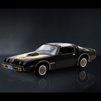 Smokey + The Bandit // Burt Reynolds' 1977 Pontiac Trans Am 1:24 // Premium Display