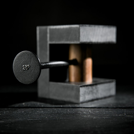 Exhaust Valve Hanger // 1 Stack (Black)