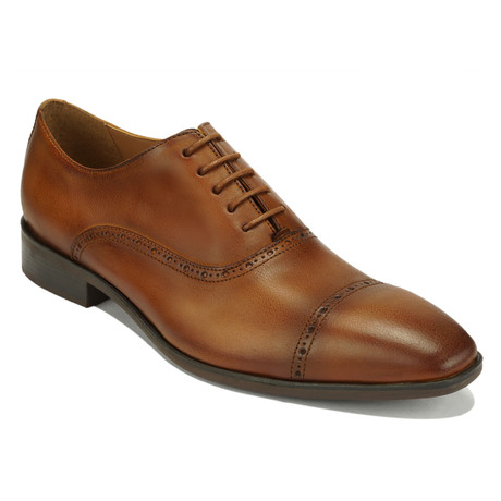 Rodrigo Oxford // Tan (Euro: 39)