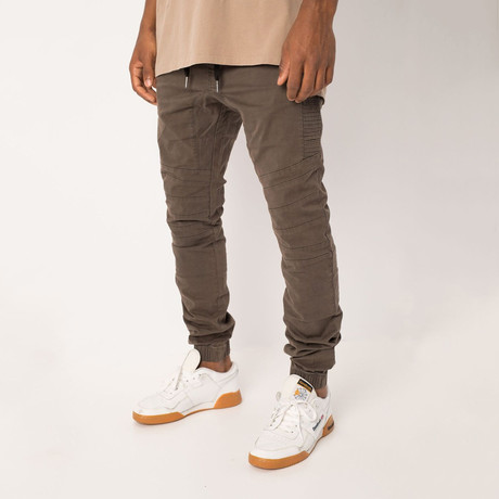 Scrambler Sureshot Jogger // Peat (29WX32L)