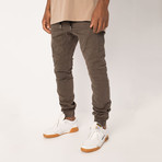 Scrambler Sureshot Jogger // Peat (32WX32L)