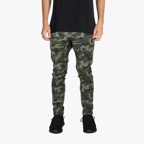 Salerno Chino // Dark Camo (29WX32L)