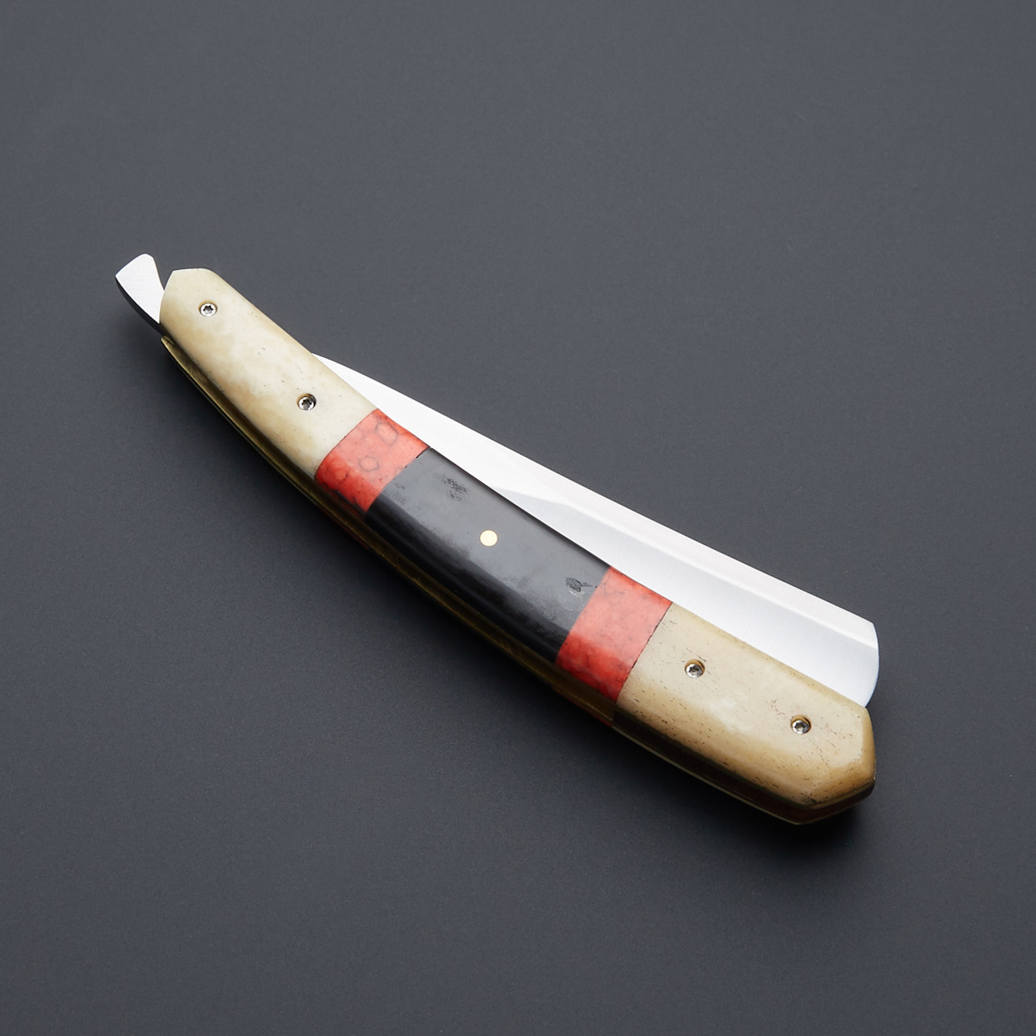The Van Dyke // D2 Red + Turquoise Folding Razor - Vandyke England ...