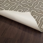 5th Avenue (2'10.5"L x 4'2"W)