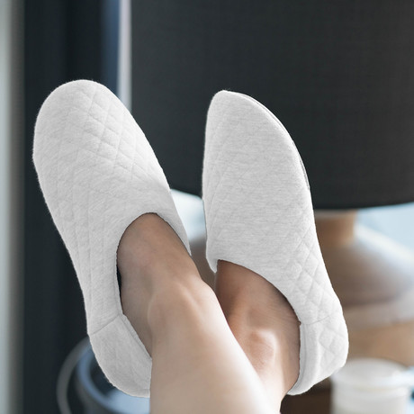 Quilted Slippers // White (Xsmall)