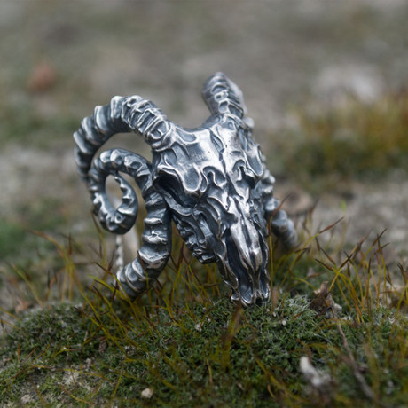 Animal Collection // Ram Skull Ring II // Silver (5)