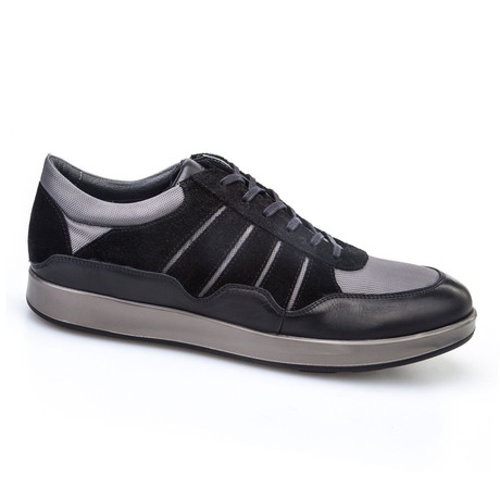 Portola Shoe // Black (Euro: 39)