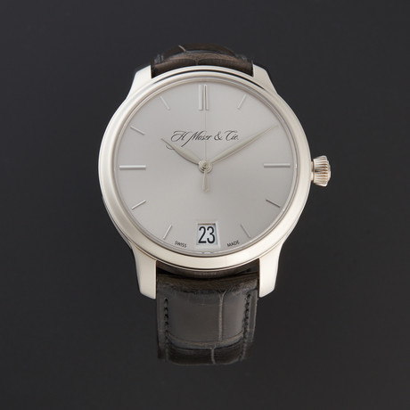 H. Moser & Cie Endeavour Big Date Manual Wind // 342.502-002 // Store Display