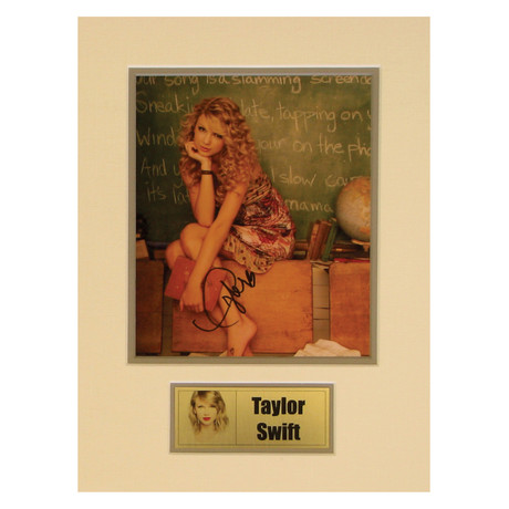Taylor Swift // Signed Photo