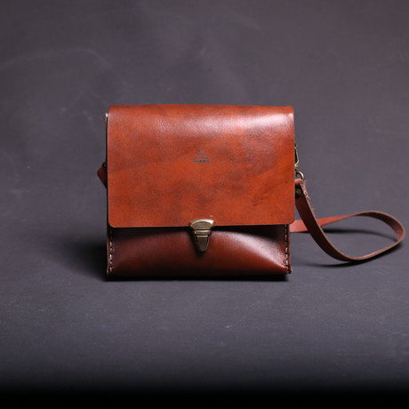 Pune Courier Bag // Brown