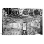 Elvis Presley By The Gates Of Graceland // Globe Photos, Inc.