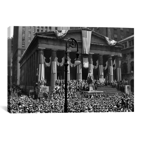 WW II War Bond Rally // Federal Treasury Building New York // 1942 // Vintage Images