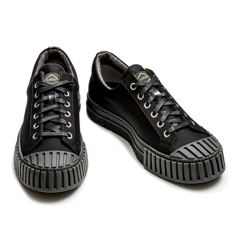 Wilbur Low Lace Up Sneakers // Black (Euro: 39)