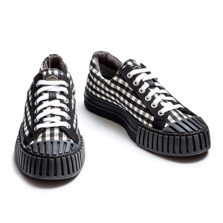 Ramon Low Lace Up Sneakers // Vichy Black (Euro: 39)