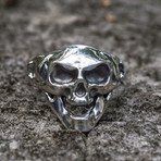 Smiling Skull Ring // Silver (7)