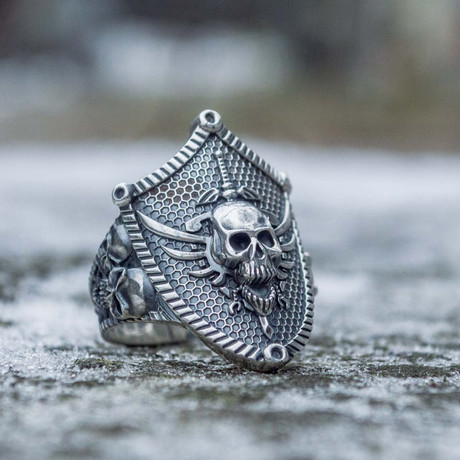 Skull + Shield Ring // Silver (14)