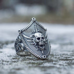Skull + Shield Ring // Silver (8)