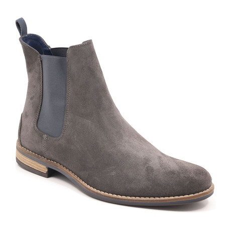 Chelsey // Gray Suede (US: 11)