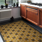 The Queen Bee (2'10.5"L x 4'2"W)