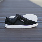 Pivot // Black + White (Euro: 39)