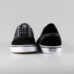 Flipper // Black + White Stitching (Euro: 39)