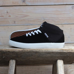 Jaws Hi // Black + White (Euro: 39)