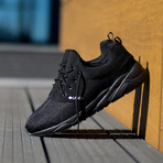 Delux // Black + Black (Euro: 46)