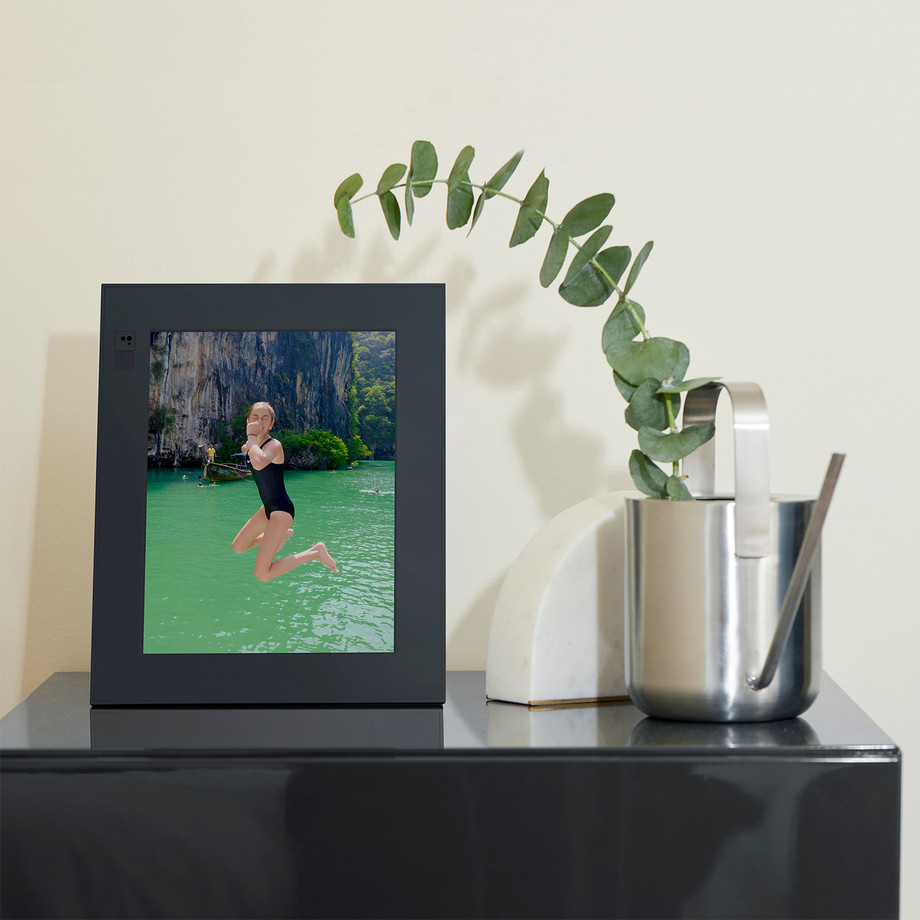 Aura Frames Gesture Controlled WiFi Frames Touch of Modern