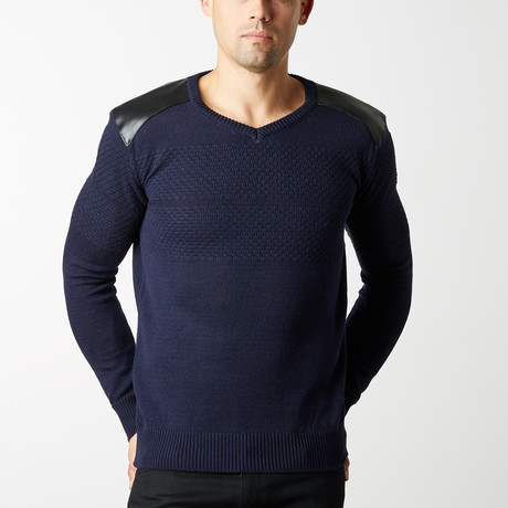 Textured V-Neck Sweater // Navy (S)
