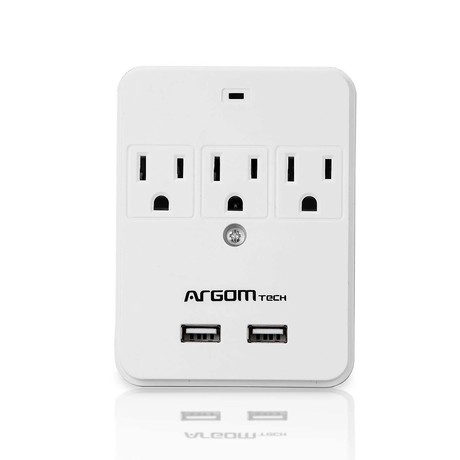 Triple Outlet Adaptor // Dual USB Ports