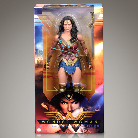 Wonder Woman // Gal Gadot Signed // 1/4 Scale Statue