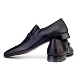 Kyrie Shoes // Black (Euro: 44)