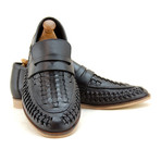 Toivo Slipon // Black (Euro: 40)