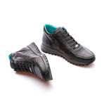 Novak Mid Top Runner // Black (Euro: 42)