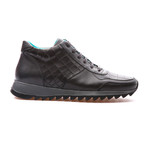 Novak Mid Top Runner // Black (Euro: 39)