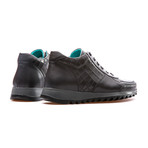 Novak Mid Top Runner // Black (Euro: 39)