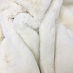 Luxe Faux Fur Original White + Navy