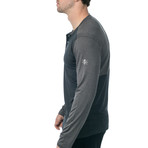 Cara Long Sleeve Fitness Tech Henley // Dark Gray (XS)
