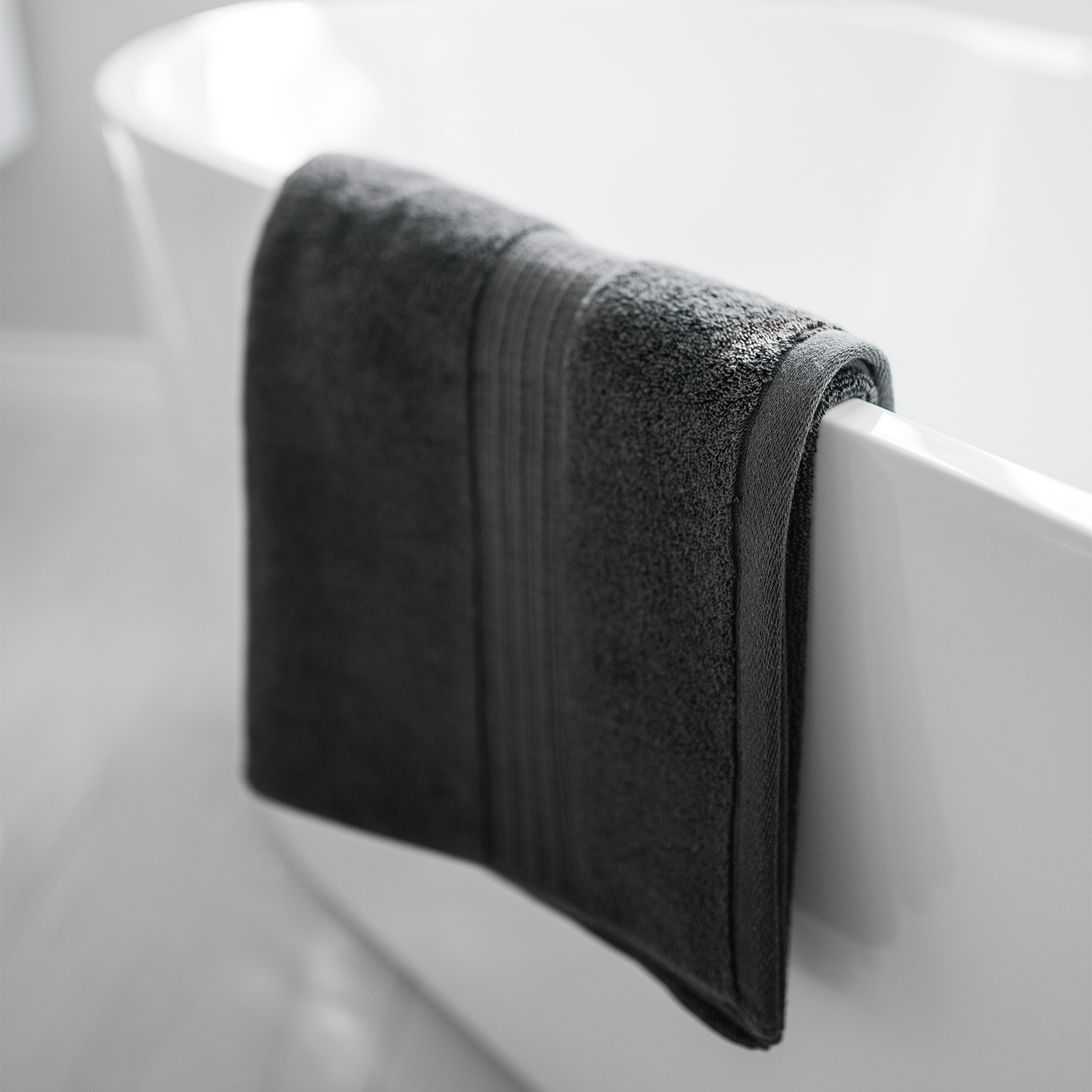 Alfred Sung Hotel Collection // Bath Towel // Set of 2 (Graphite) - Alfred Sung - Touch of Modern