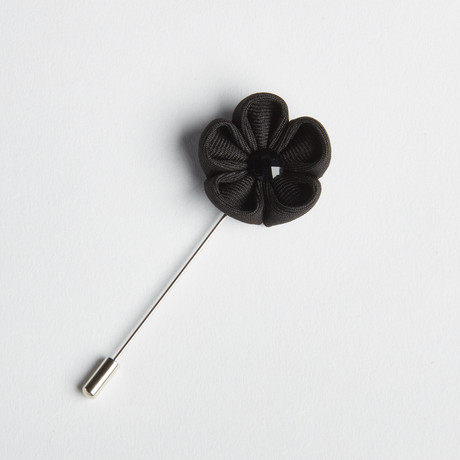 Calvin Lapel Flower// Black