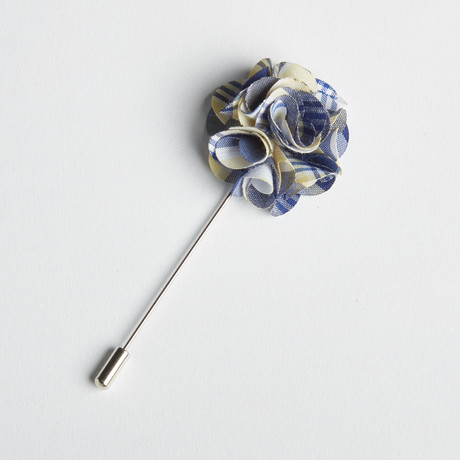 Wren Lapel Flower// Blue + White