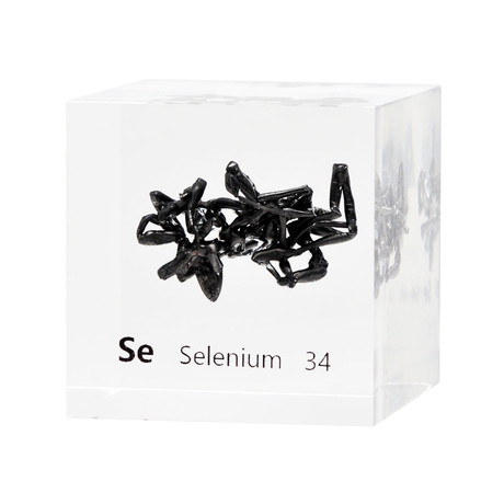 Lucite Cube // Selenium
