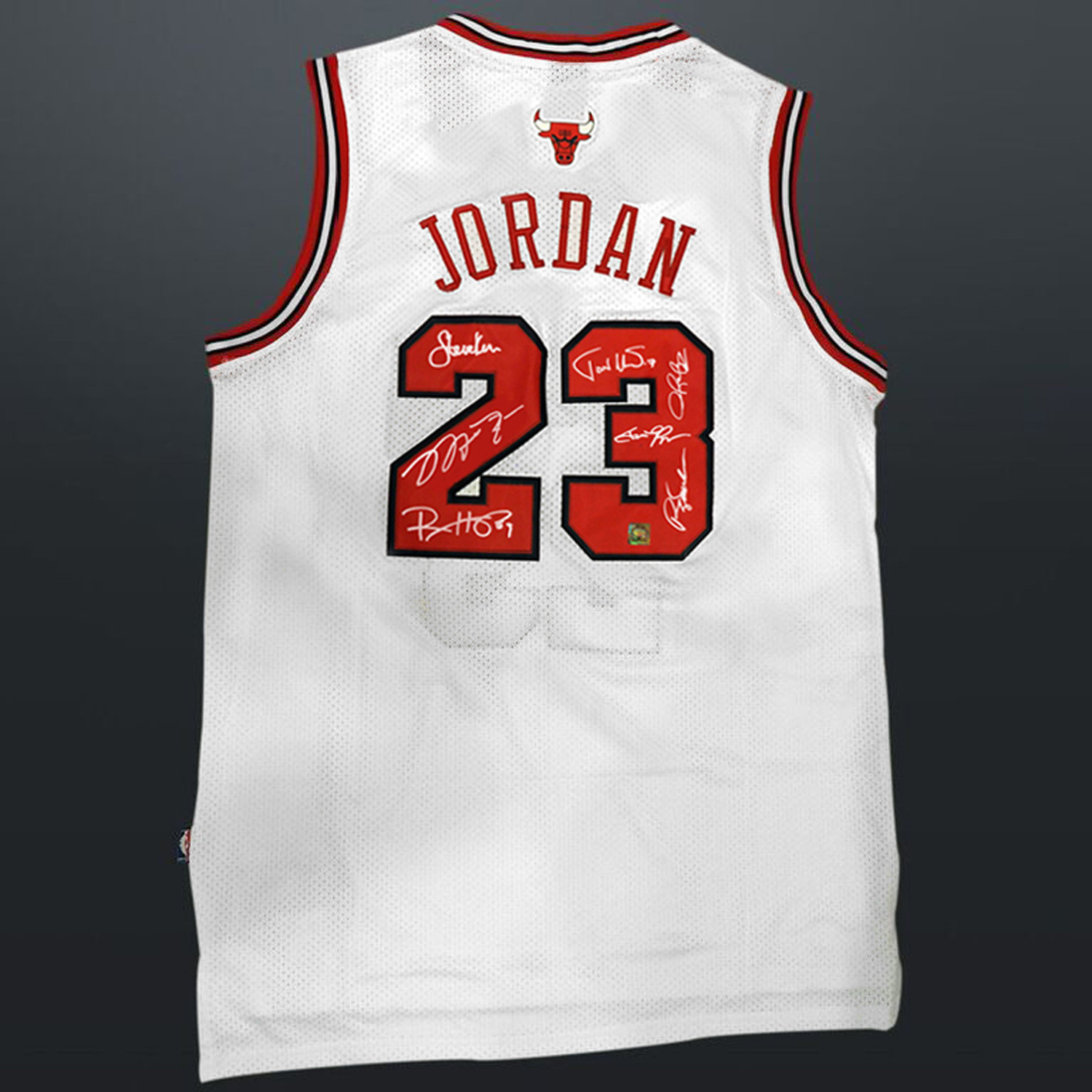 Chicago Bulls // Michael Jordan + Team Signed Chicago Bulls White ...