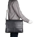 Helvellyn Leather Laptop Messenger (Black)