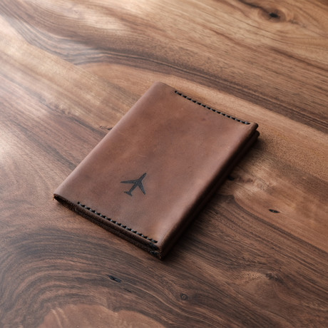 Walter Plane Icon Passport Case // Brown