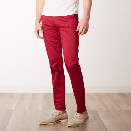 Comfort Fit Casual Chino Pant // Berry (30WX32L)