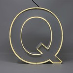 Quizzy Neon Style Letter "Q"