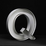 Quizzy Neon Style Letter "Q"