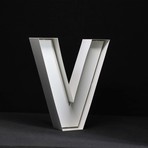 Quizzy Neon Style Letter "V"