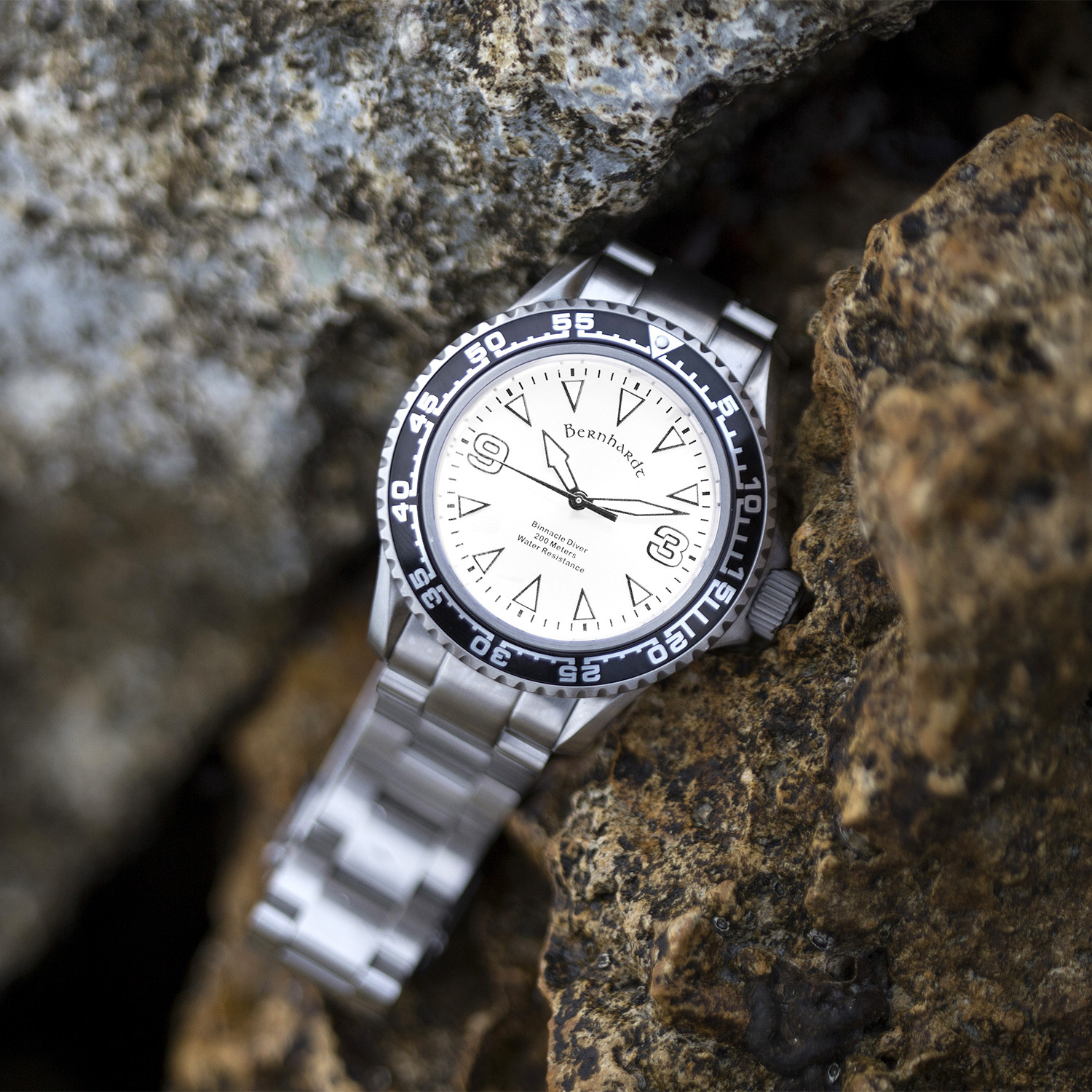 Dive watches with white dial with black bezel | WatchUSeek Watch 